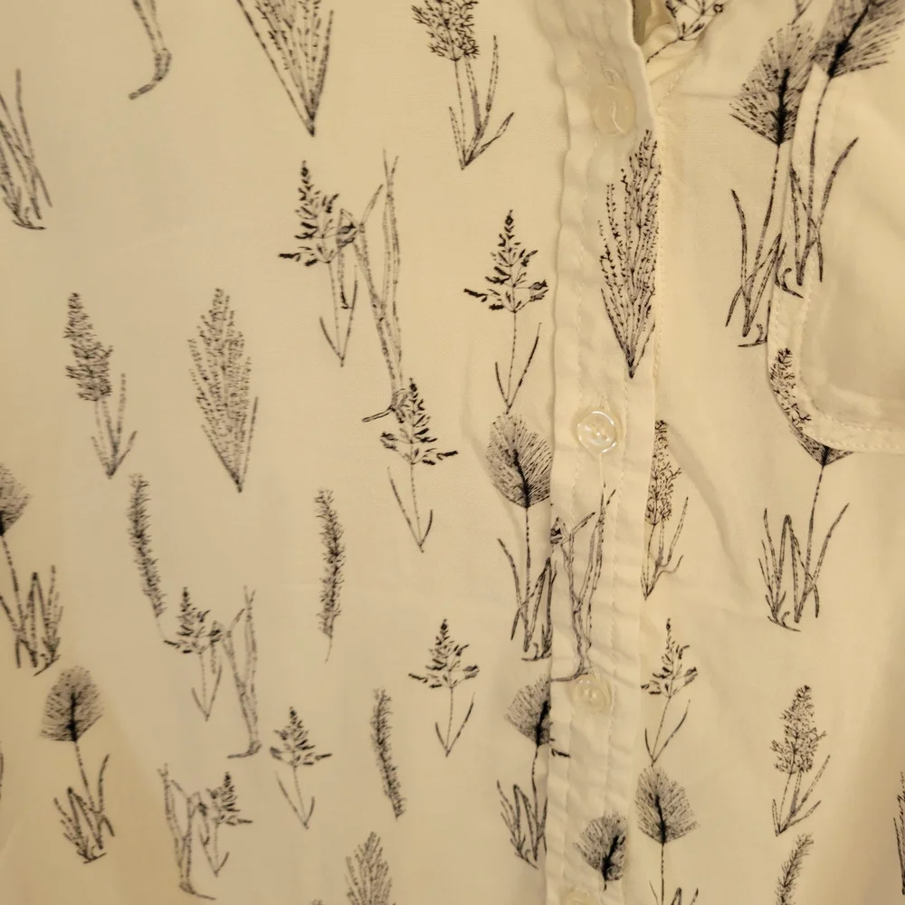 Velvet Heart White and Black Botanical Button Down Shirt - Picture 2 of 5
